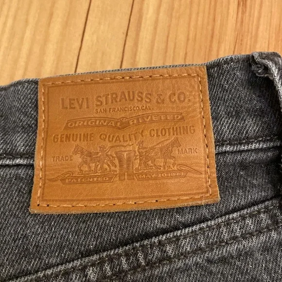 ♥️ HOST PICK ♥ LEVIS Premium Ribcage Straight 29W x 21L PETITE cropped high rise - Picture 5 of 11